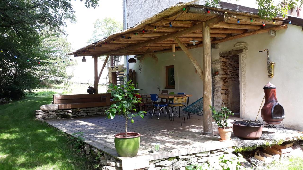 Agreable Gite En Pleine Nature Parmilieu Экстерьер фото